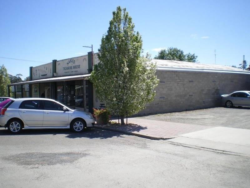 18 Woolcock Street, Warracknabeal VIC 3393