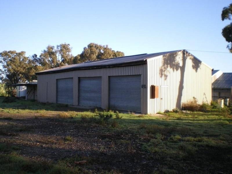 85 Henty Highway, Warracknabeal VIC 3393