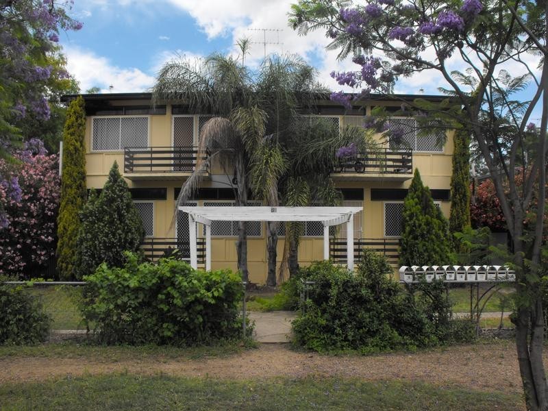21 Oak Street, Moree NSW 2400