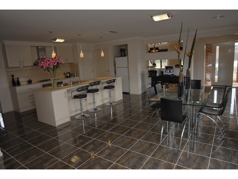 13 Dartmoor Court, Alfredton VIC 3350