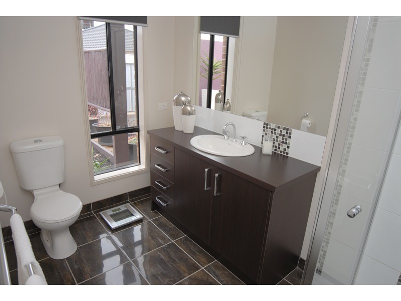 13 Dartmoor Court, Alfredton VIC 3350