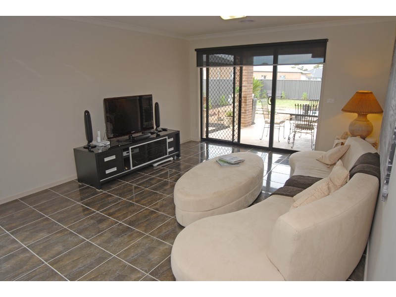 13 Dartmoor Court, Alfredton VIC 3350