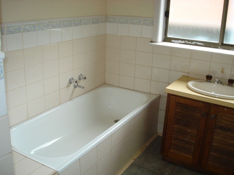 32 Joseph Street, Canadian VIC 3350