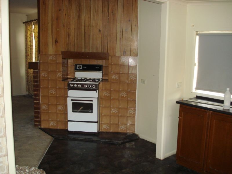 32 Joseph Street, Canadian VIC 3350