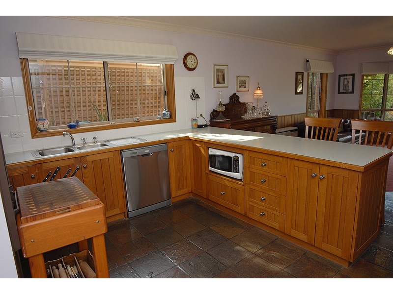 822 Chisholm Street, Black Hill VIC 3350