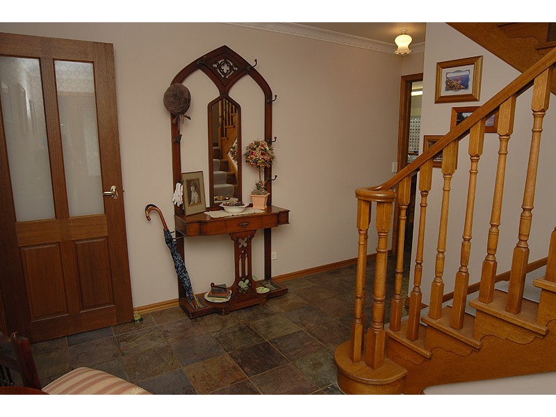 822 Chisholm Street, Black Hill VIC 3350