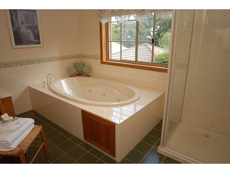 822 Chisholm Street, Black Hill VIC 3350