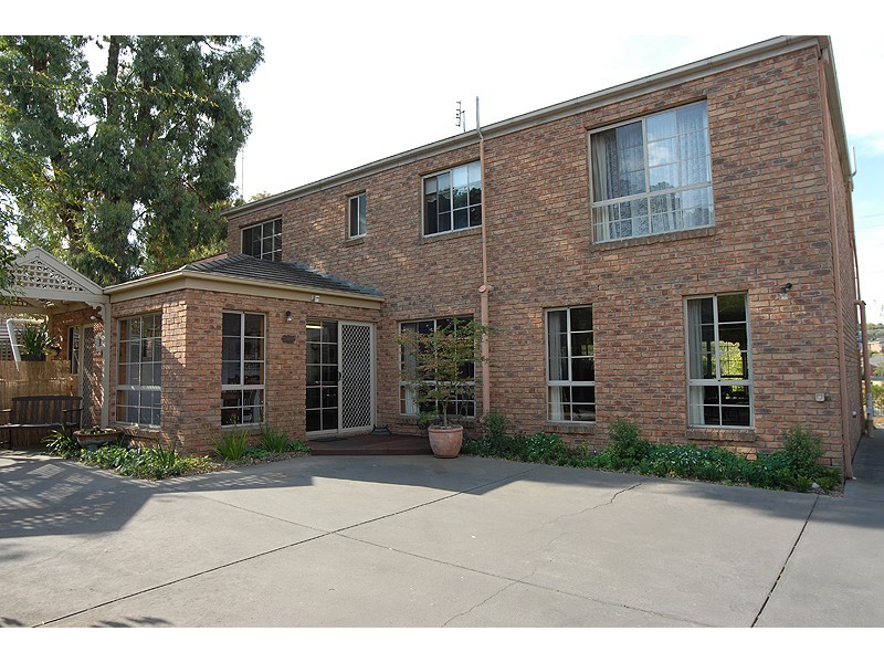 822 Chisholm Street, Black Hill VIC 3350