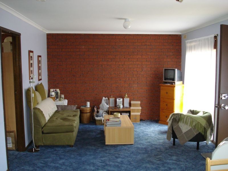 2/13 Iona Drive, Delacombe VIC 3356