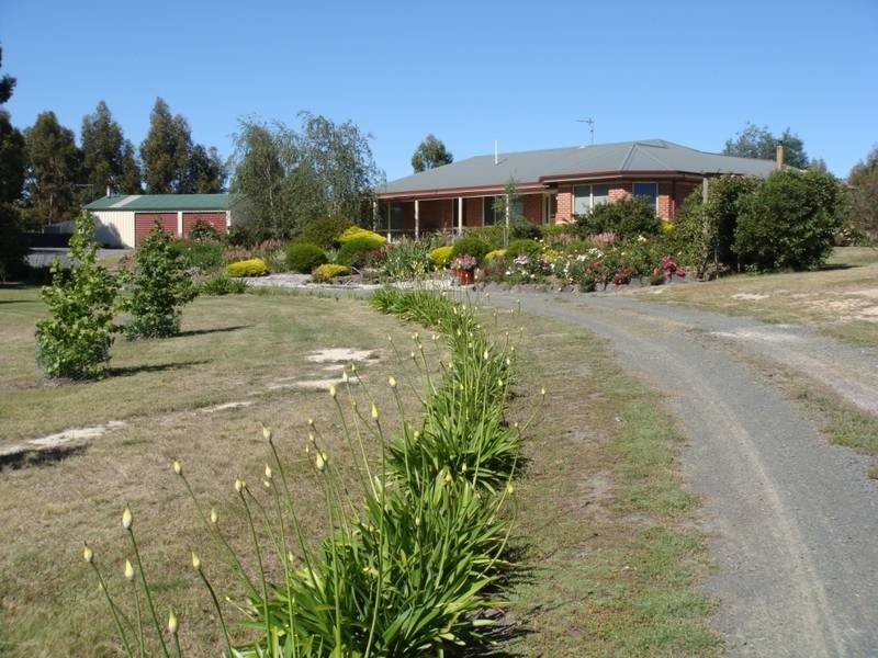 13 Crystal Court, Ross Creek VIC 3351