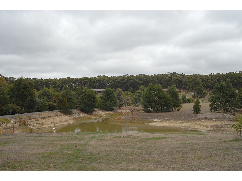 13 Crystal Court, Ross Creek VIC 3351