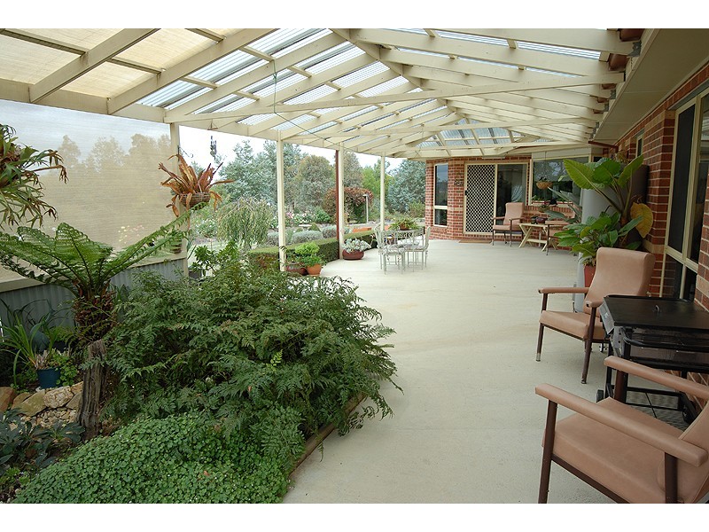 13 Crystal Court, Ross Creek VIC 3351