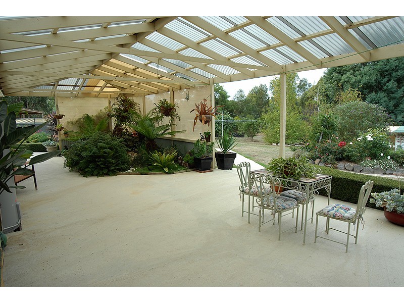 13 Crystal Court, Ross Creek VIC 3351