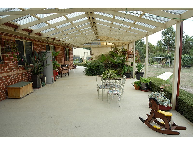 13 Crystal Court, Ross Creek VIC 3351