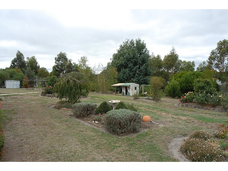 13 Crystal Court, Ross Creek VIC 3351