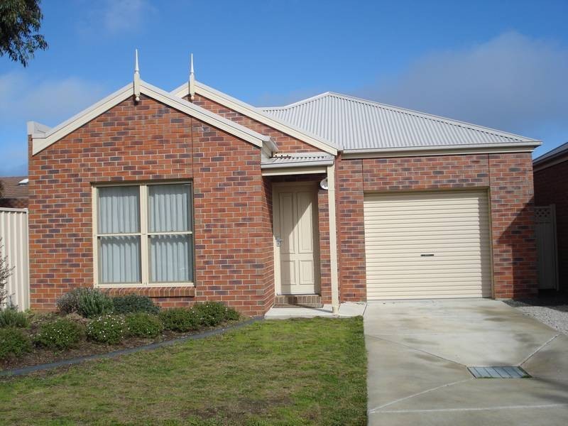 8c Glendenning Street, Canadian VIC 3350