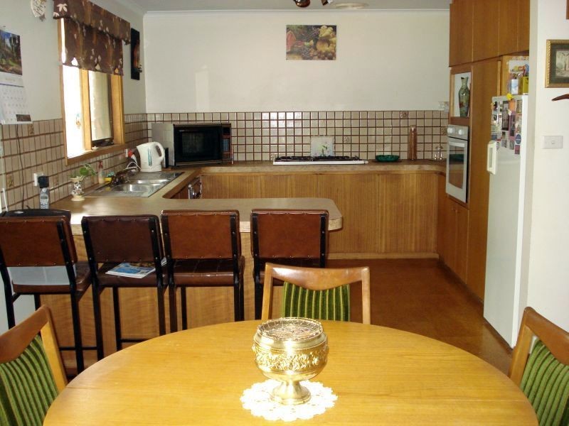 8 Weeah Court, Sebastopol VIC 3356