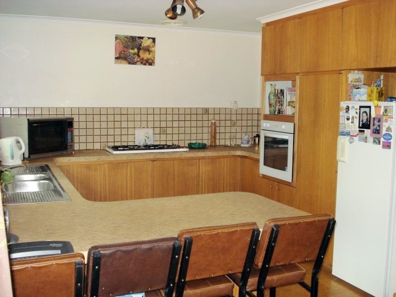 8 Weeah Court, Sebastopol VIC 3356