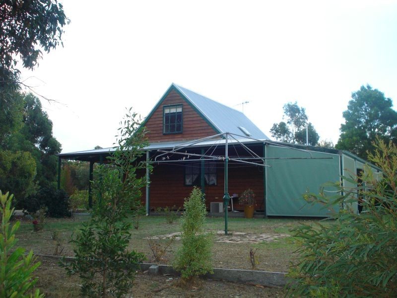 79 Blackberry Lane, Haddon VIC 3351