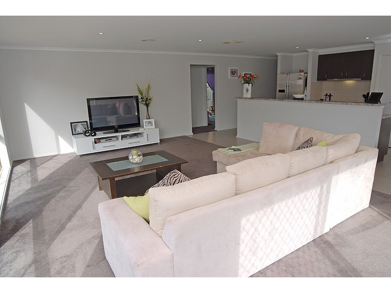 3 Delaney Drive, Miners Rest VIC 3352