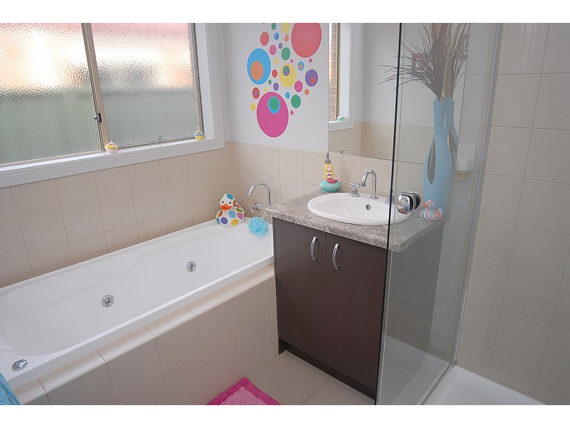 3 Delaney Drive, Miners Rest VIC 3352