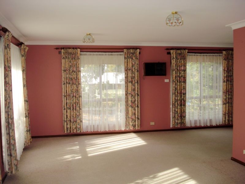 16 Young Street, Linton VIC 3360