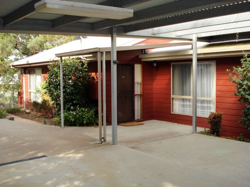 16 Young Street, Linton VIC 3360