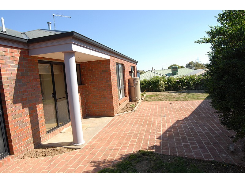 1 Bellbird Court, Mount Helen VIC 3350