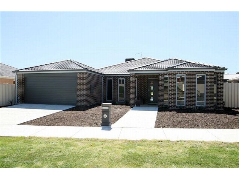 12 Canadian Crescent, Canadian VIC 3350