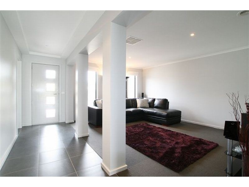 12 Canadian Crescent, Canadian VIC 3350