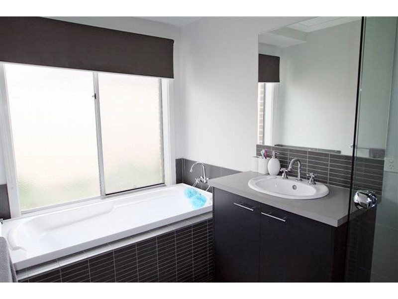 12 Canadian Crescent, Canadian VIC 3350