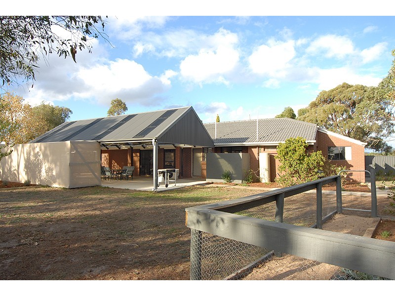 37 Raglan Street, Miners Rest VIC 3352