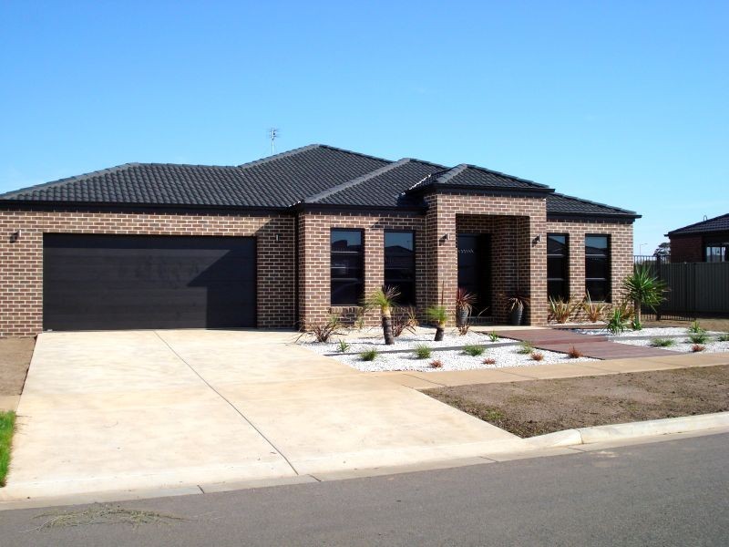 4 Sackville Street, Miners Rest VIC 3352