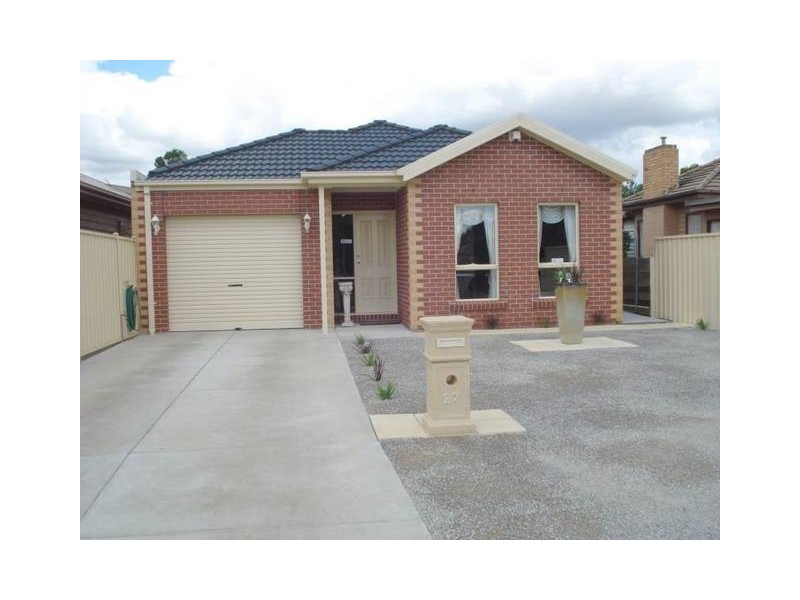 27 Munro Street, Alfredton VIC 3350
