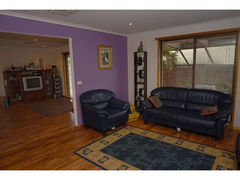10 Shari Drive, Delacombe VIC 3356