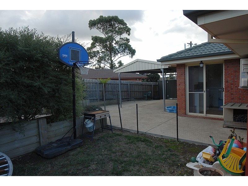 22 Melvyn Crescent, Mount Clear VIC 3350