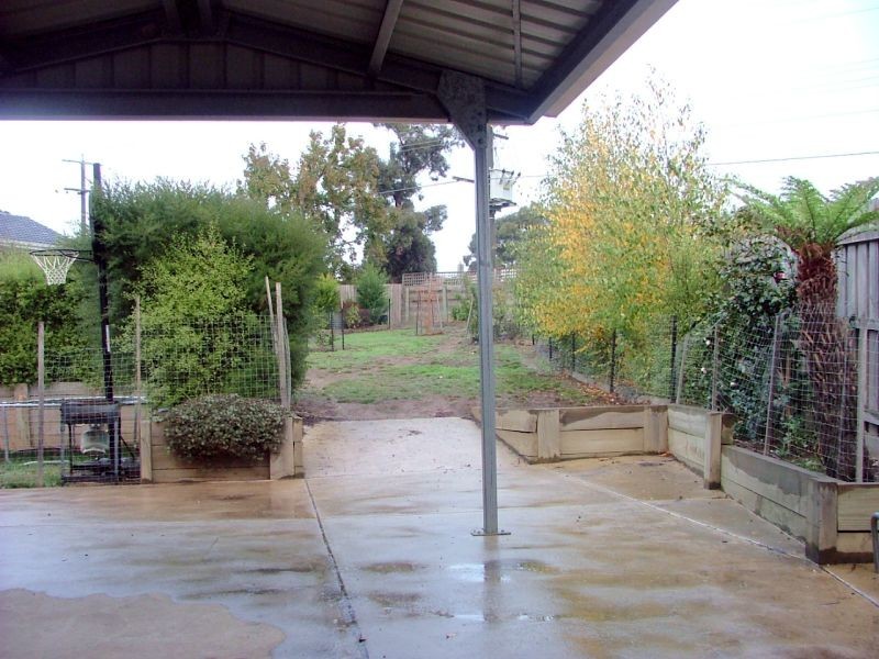 22 Melvyn Crescent, Mount Clear VIC 3350