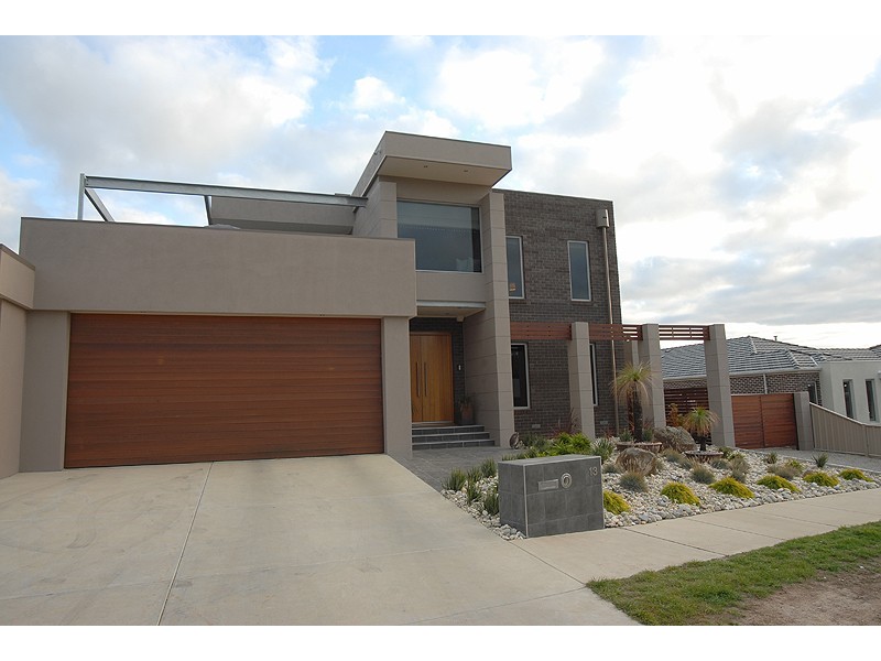 13 Pinevale Way, Ballarat North VIC 3350