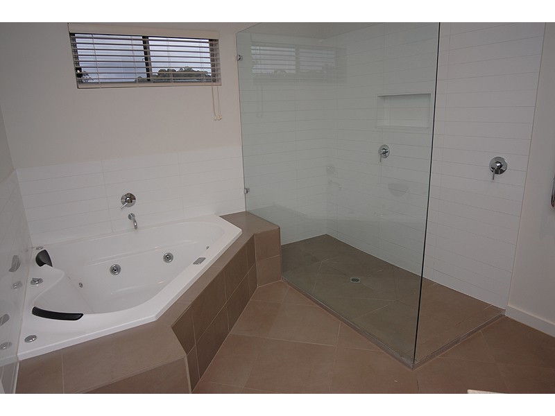 13 Pinevale Way, Ballarat North VIC 3350