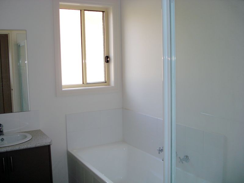 1/6 Thompson Street, Brown Hill VIC 3350