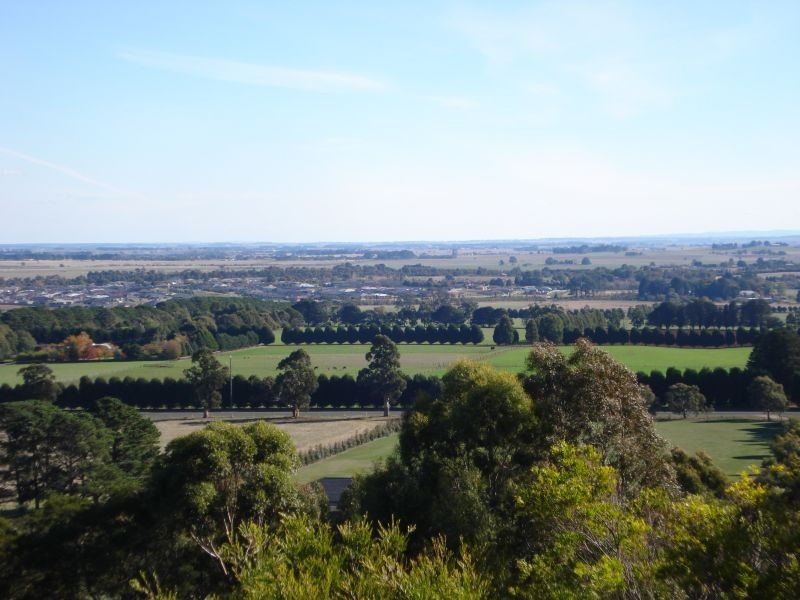 Cummins Road, Mount Rowan VIC 3352
