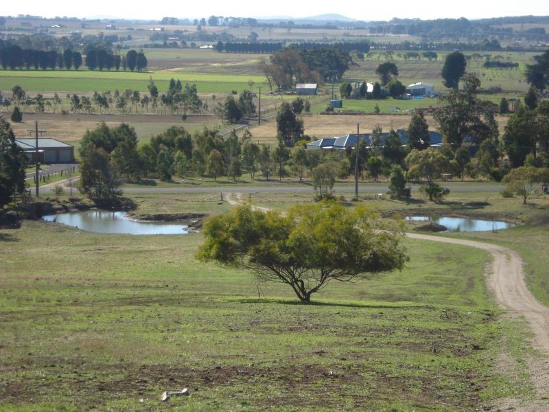 Cummins Road, Mount Rowan VIC 3352