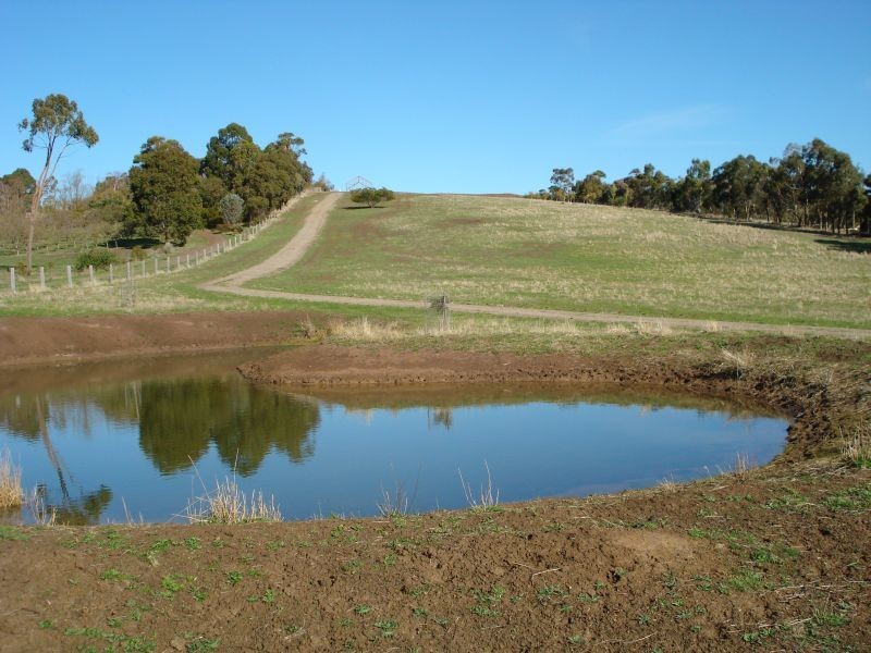 Cummins Road, Mount Rowan VIC 3352