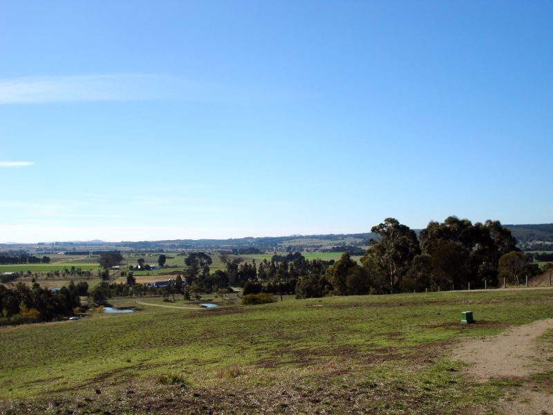 Cummins Road, Mount Rowan VIC 3352
