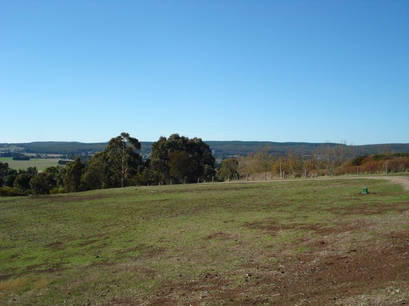Cummins Road, Mount Rowan VIC 3352