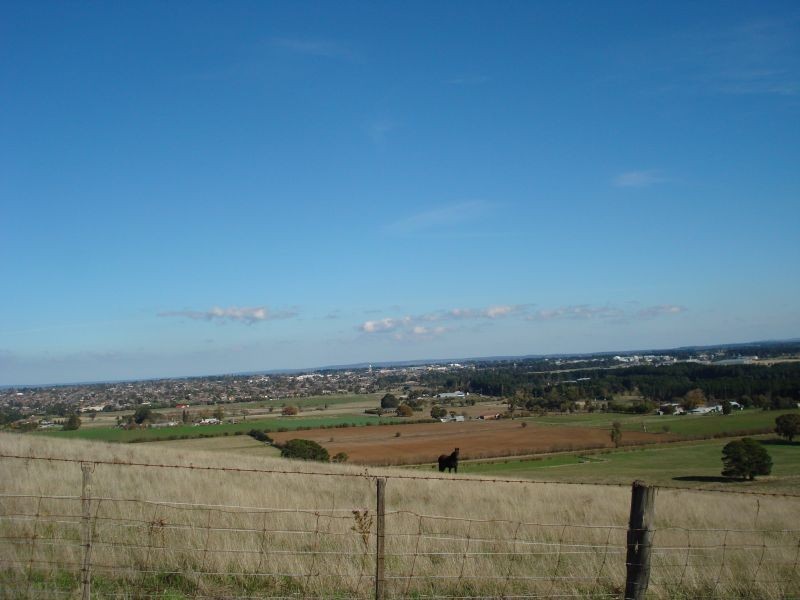 Cummins Road, Mount Rowan VIC 3352