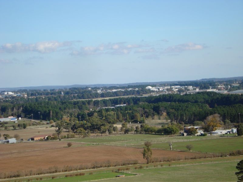 Cummins Road, Mount Rowan VIC 3352