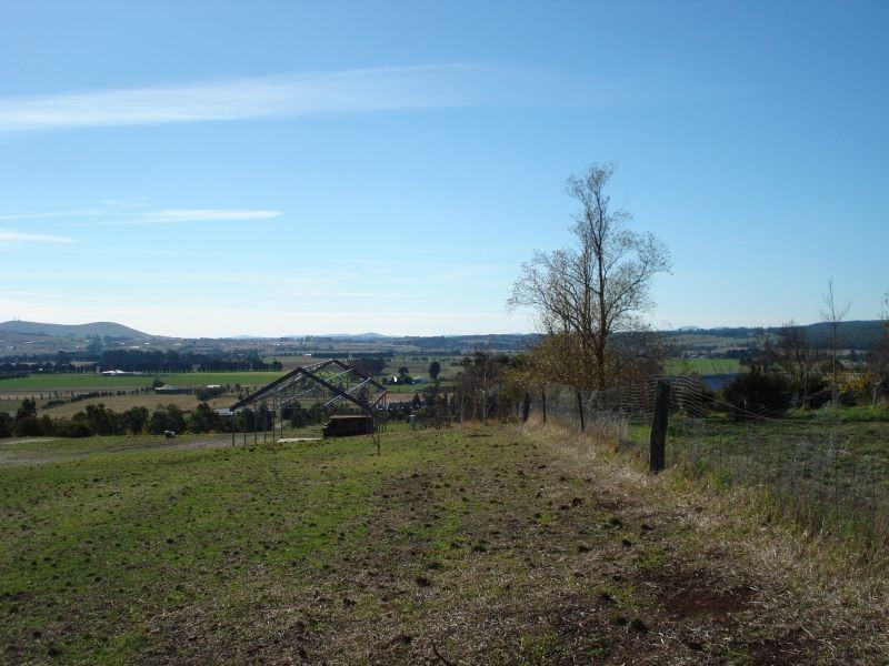 Cummins Road, Mount Rowan VIC 3352