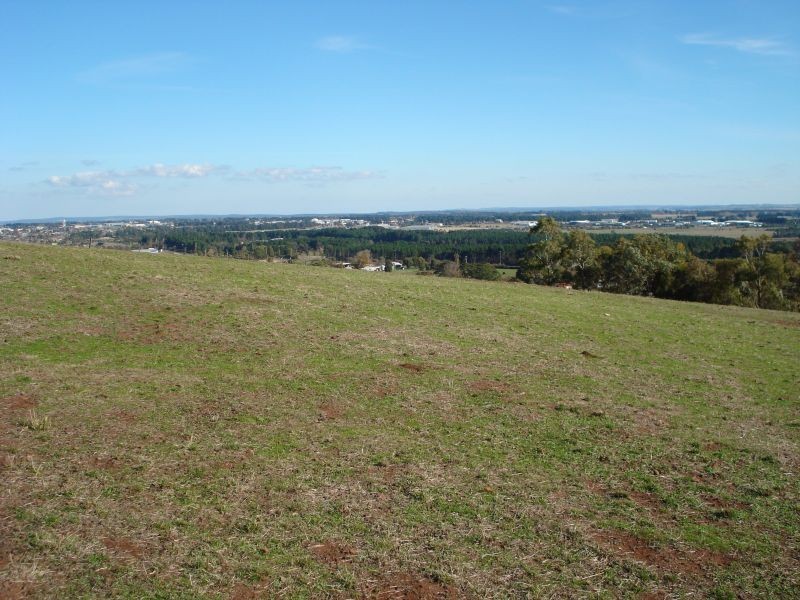 Cummins Road, Mount Rowan VIC 3352