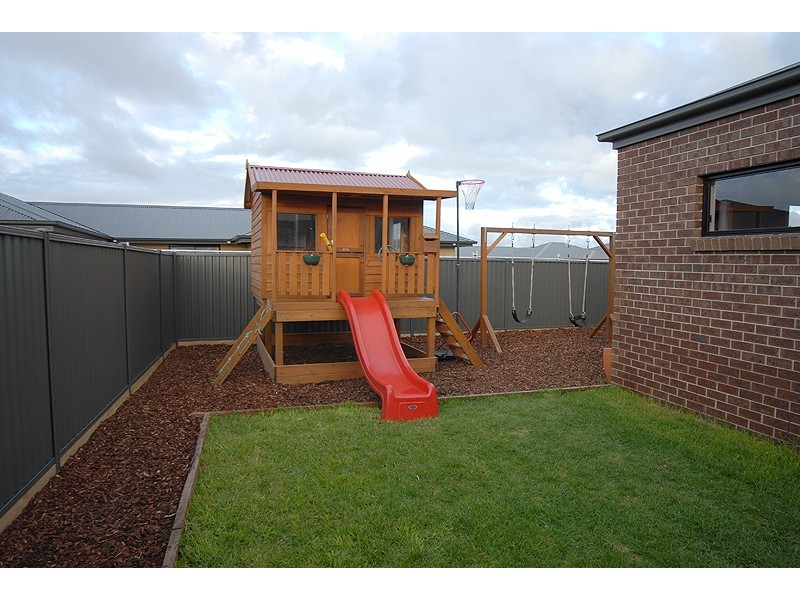 45 Lawrie Drive, Alfredton VIC 3350